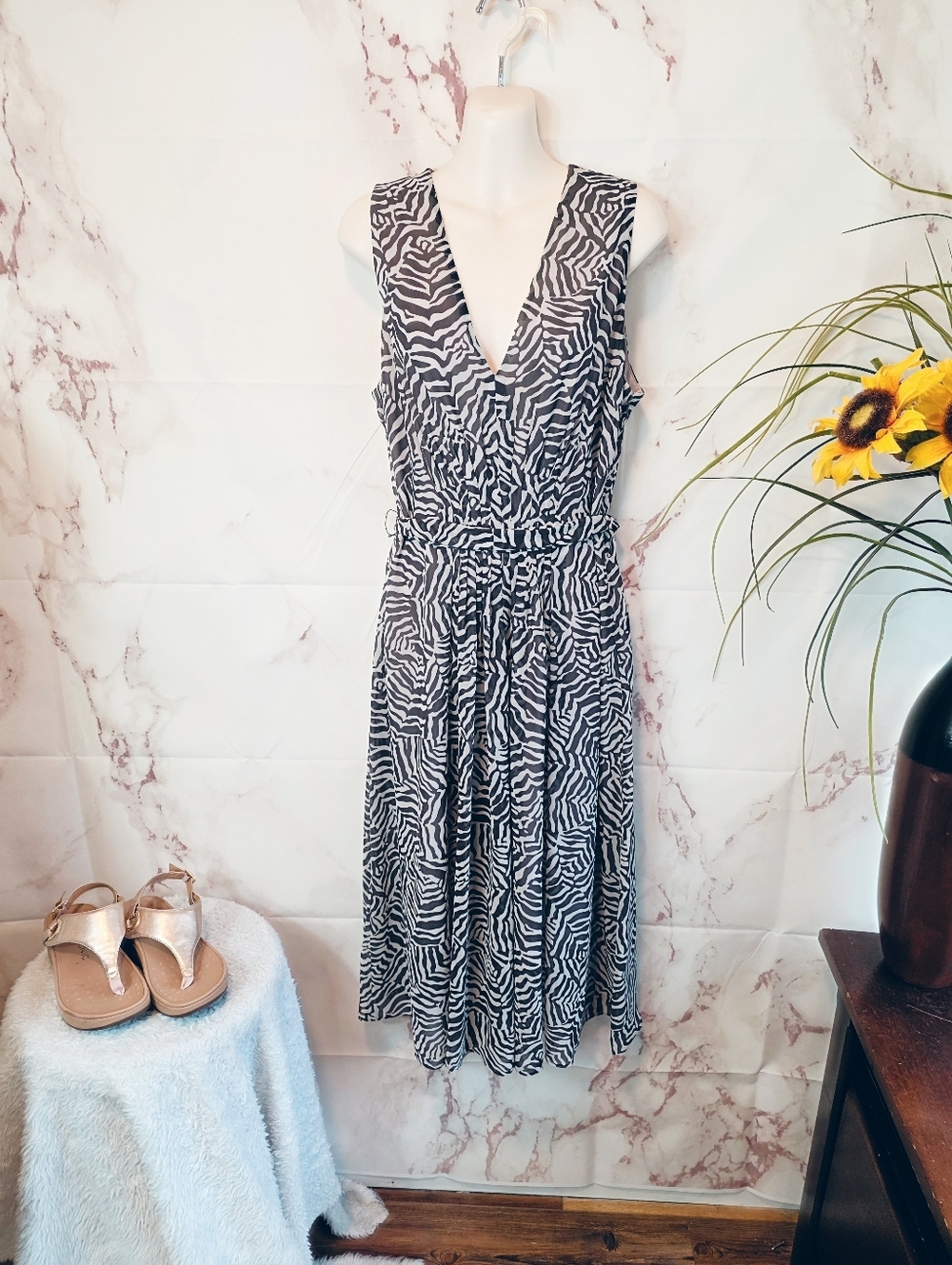 Anne Klein Zebra Print Midi Dress Sleeveless Lined Fit Flare 12 - Picture 3 of 5